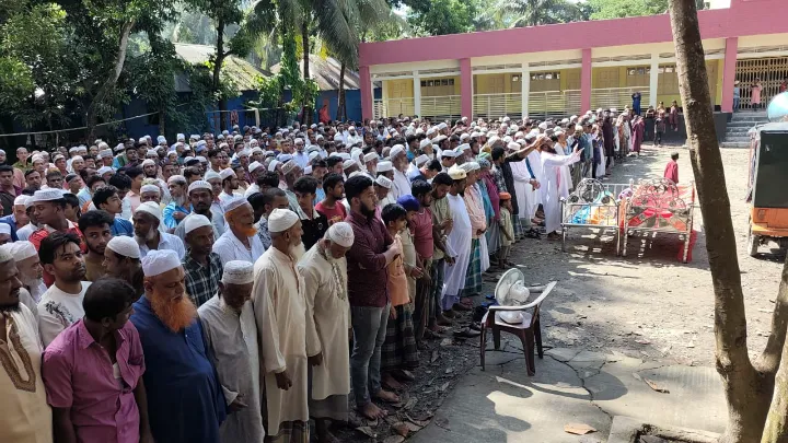 স্বামীর মৃত্যুর ১২ মিনিট পর স্ত্রীর মৃত্যু, পাশাপাশি কবরে দাফন